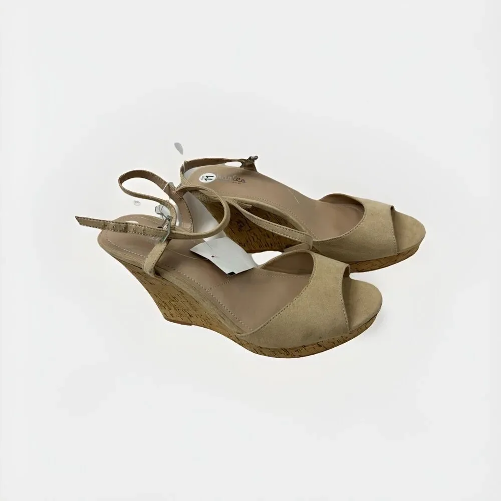 Charles by Charles David Beige Cork Wedge Sandals Womens 11 Open Toe Ankle Strap